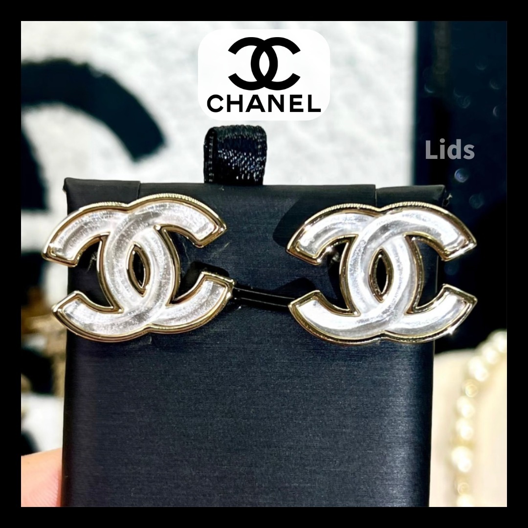 【新作/シャネルの洗練メタリックロゴが輝く】CHANEL ピアス
