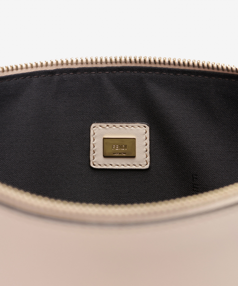 《FENDI》 ラージ フラット ポーチ