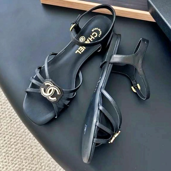 《大き目ロゴがかわいい》CHANEL 25pサンダル バックストラップ