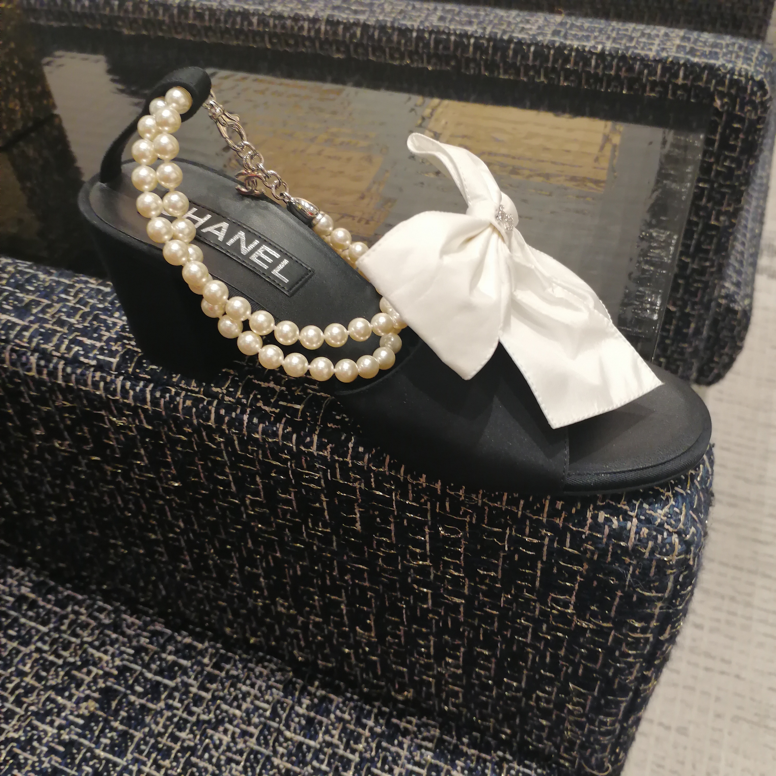 CHANEL  シャネル サンダル パール ホワイト