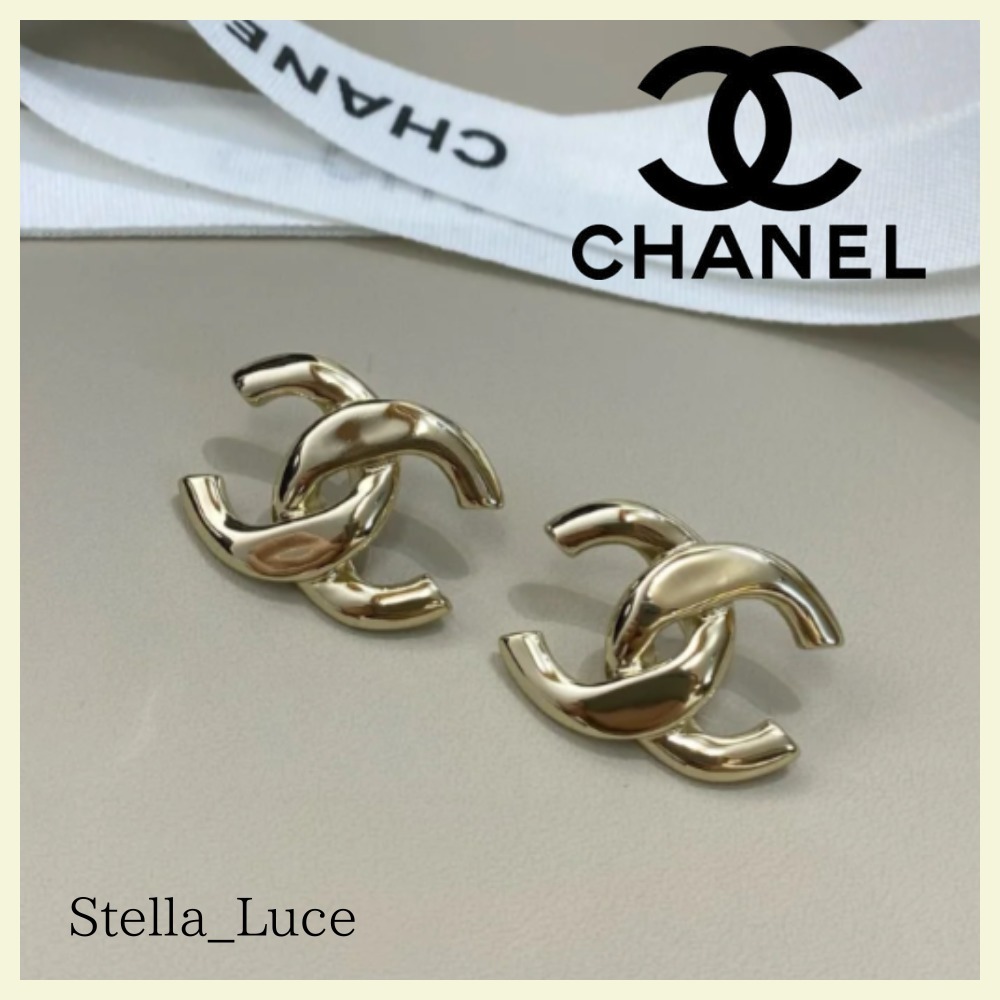 オシャレ【CHANEL】シンプルで可愛い CCロゴピアス 金／銀