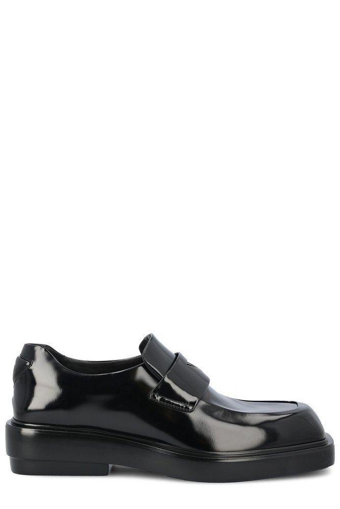 PRADA トライアンクルハッチスリッホンロファ 【関税込】
