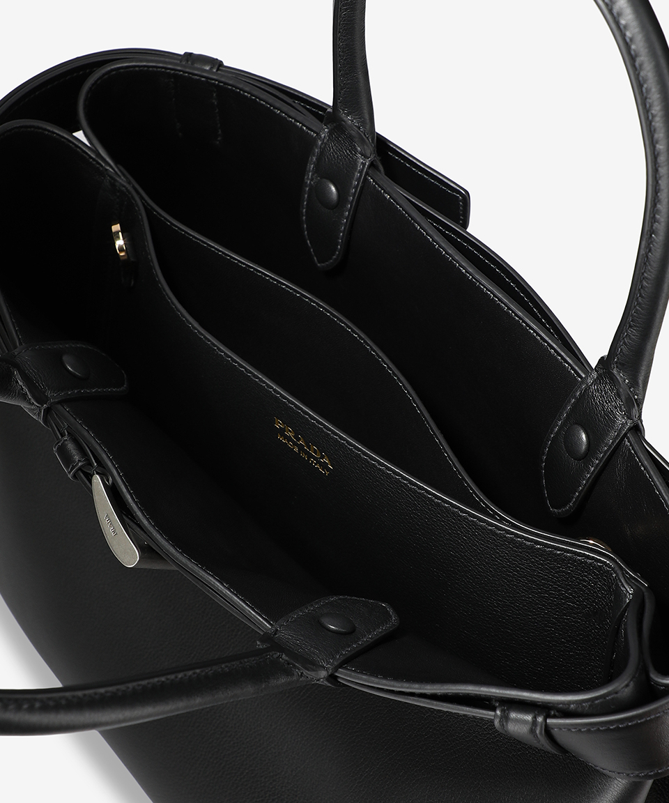 《PRADA》 ベルテッド ラージ バックルバック