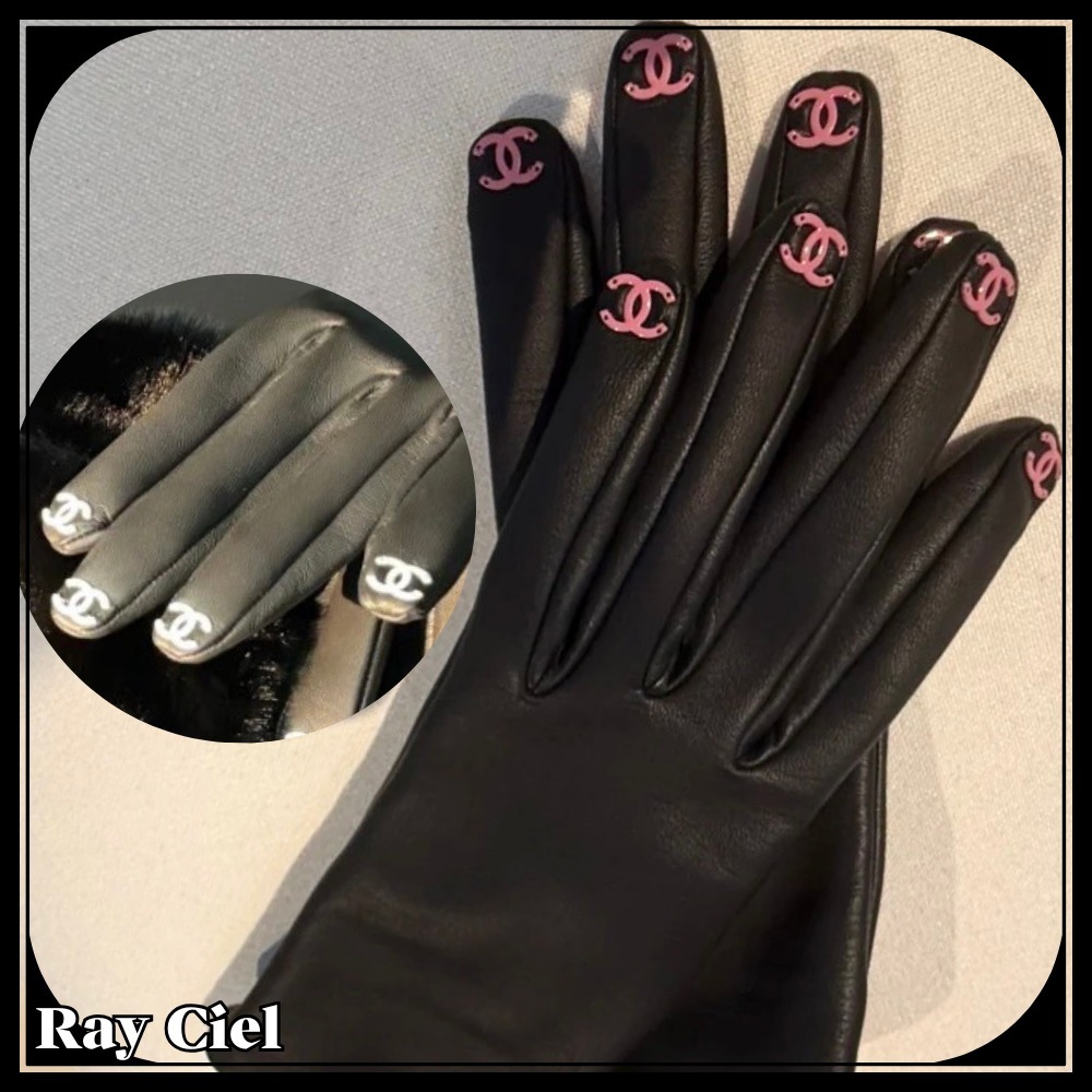【指先ロゴが遊び心と上品さを演出♡】CHANEL グローブ