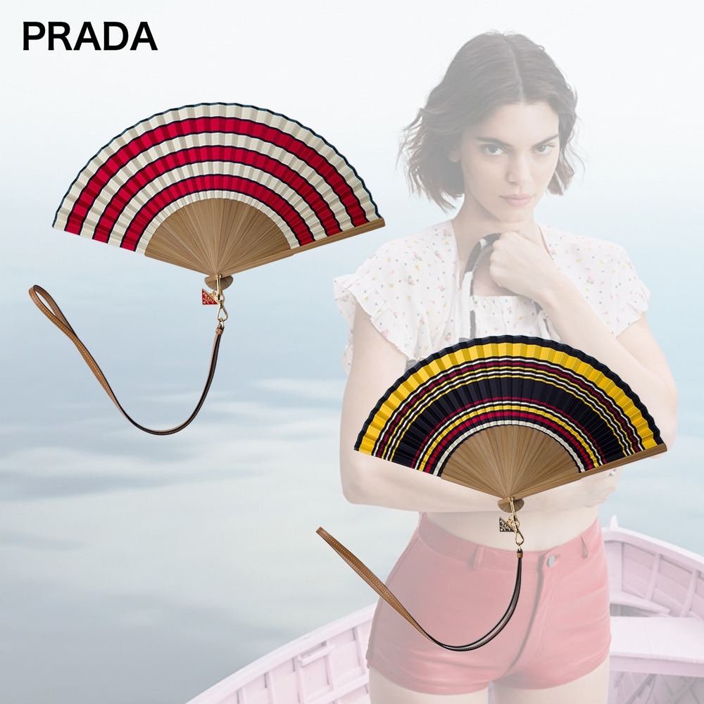 【希少】PRADA エナメル真鍮 レザーストラップ付き 扇子 2色