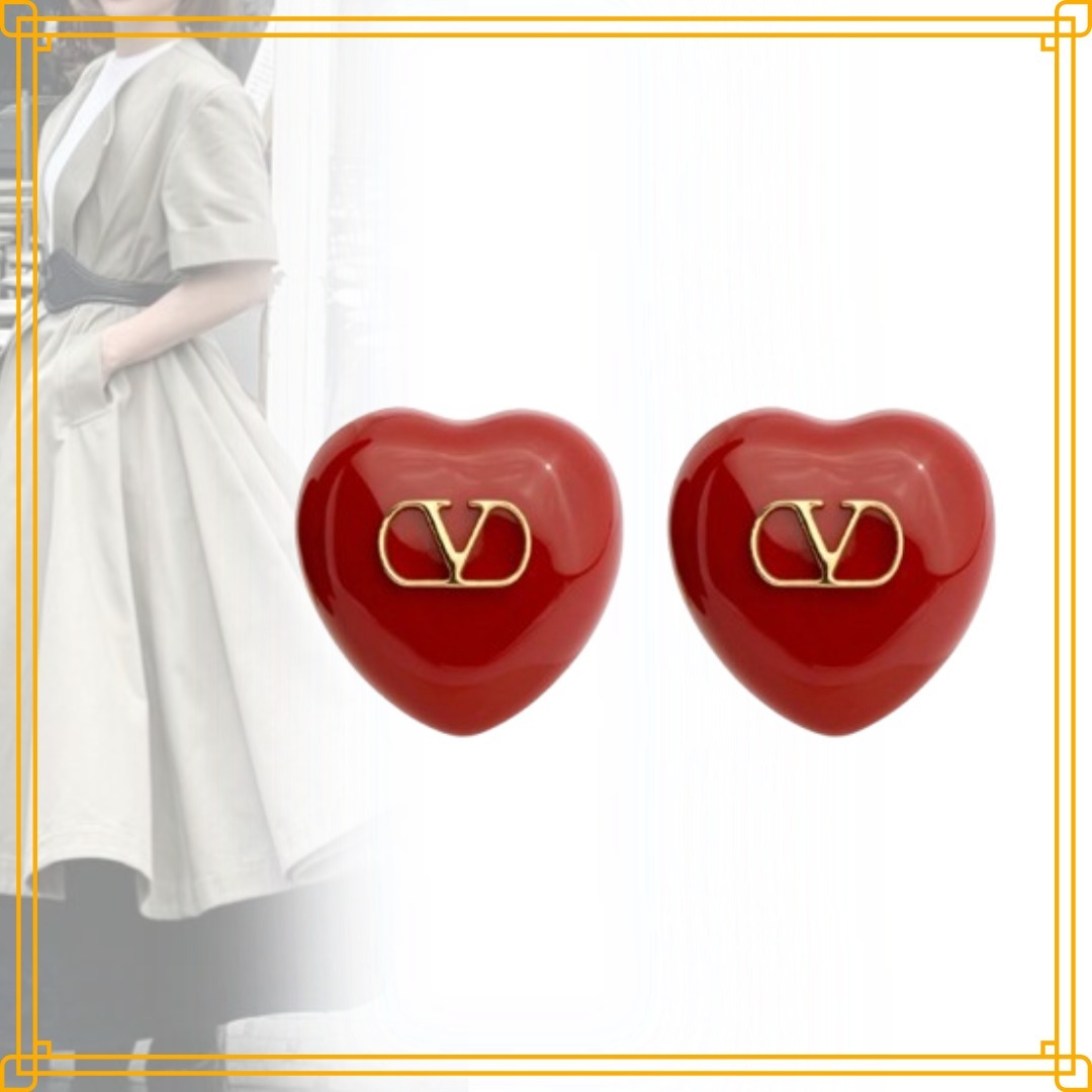 ◆大人気◆【VALENTINO】Heart スタッドイヤリング