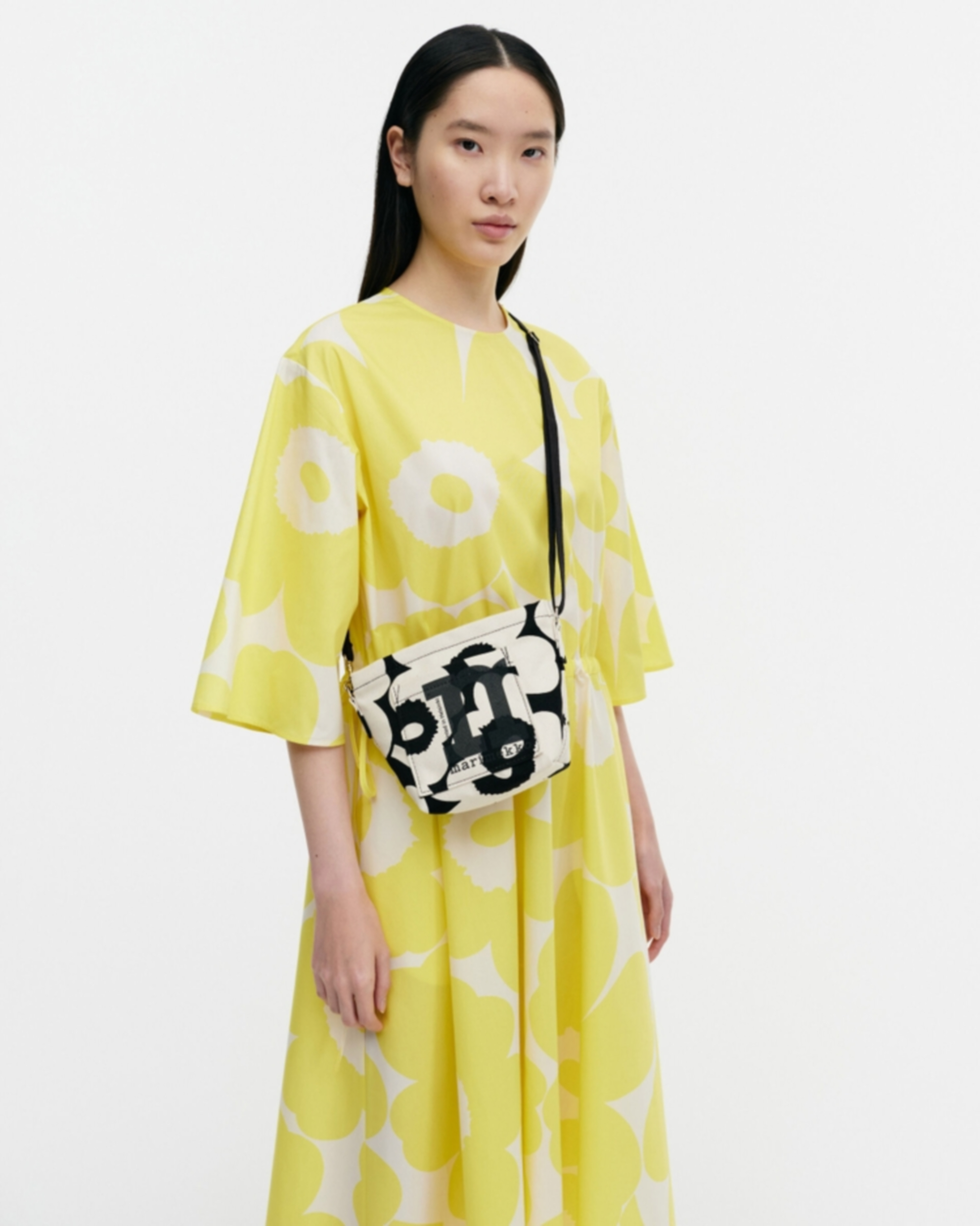 【MARIMEKKO】Unikko モノクロ ミニクロスボディバッグ