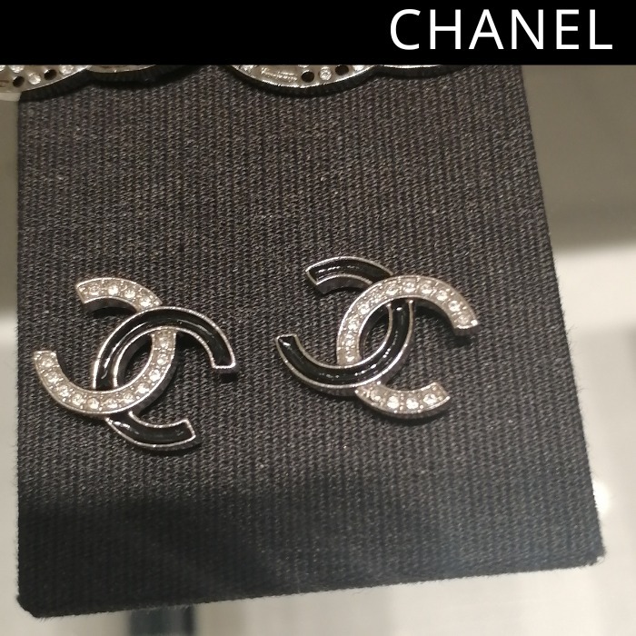 CHANEL シャネル ピアス ココマーク シルバー&黒 バイカラー