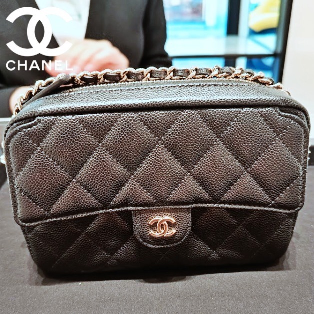 《タイムレスなデザイン》CHANEL チェーン クラッチ バック 25c