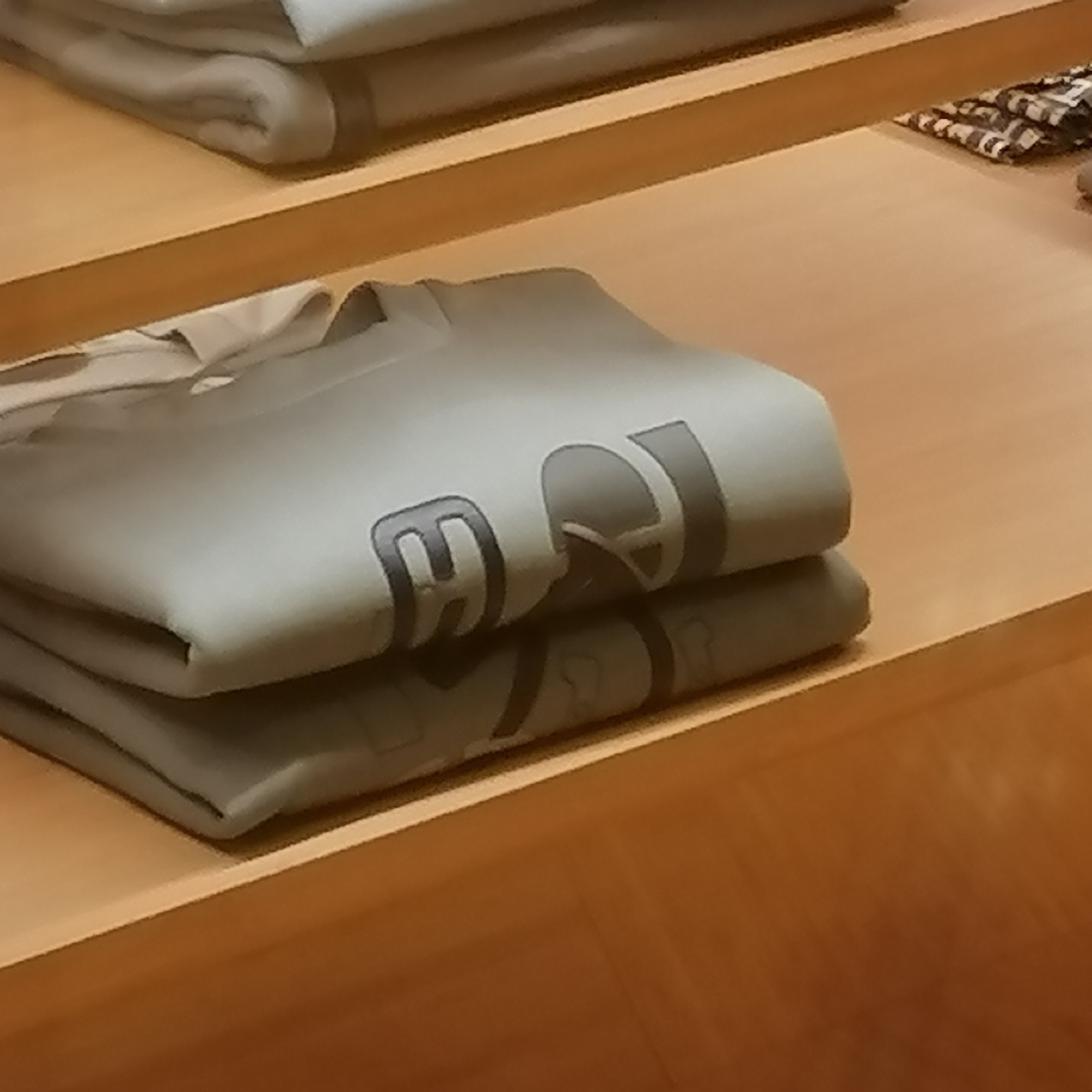 HERMES☆レザーディテール「Hパズル」Tシャツ