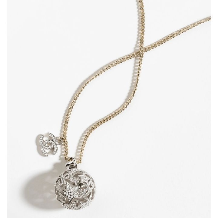 《美は細部に。》CHANEL ロング ペンダント ネックレス
