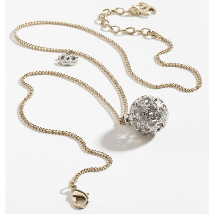 《美は細部に。》CHANEL ロング ペンダント ネックレス