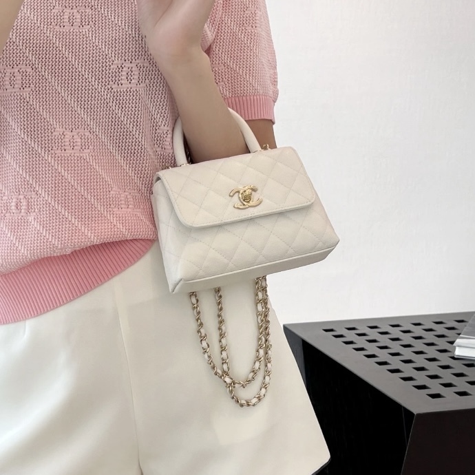 ミニサイズで可愛い♪大人気【CHANEL】ココハンドル 14.5cm