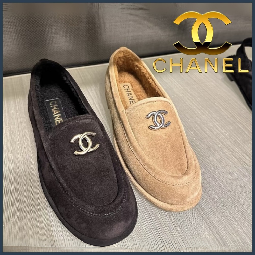 【秋冬映えるロゴ◎】CHANEL モカシンローファー