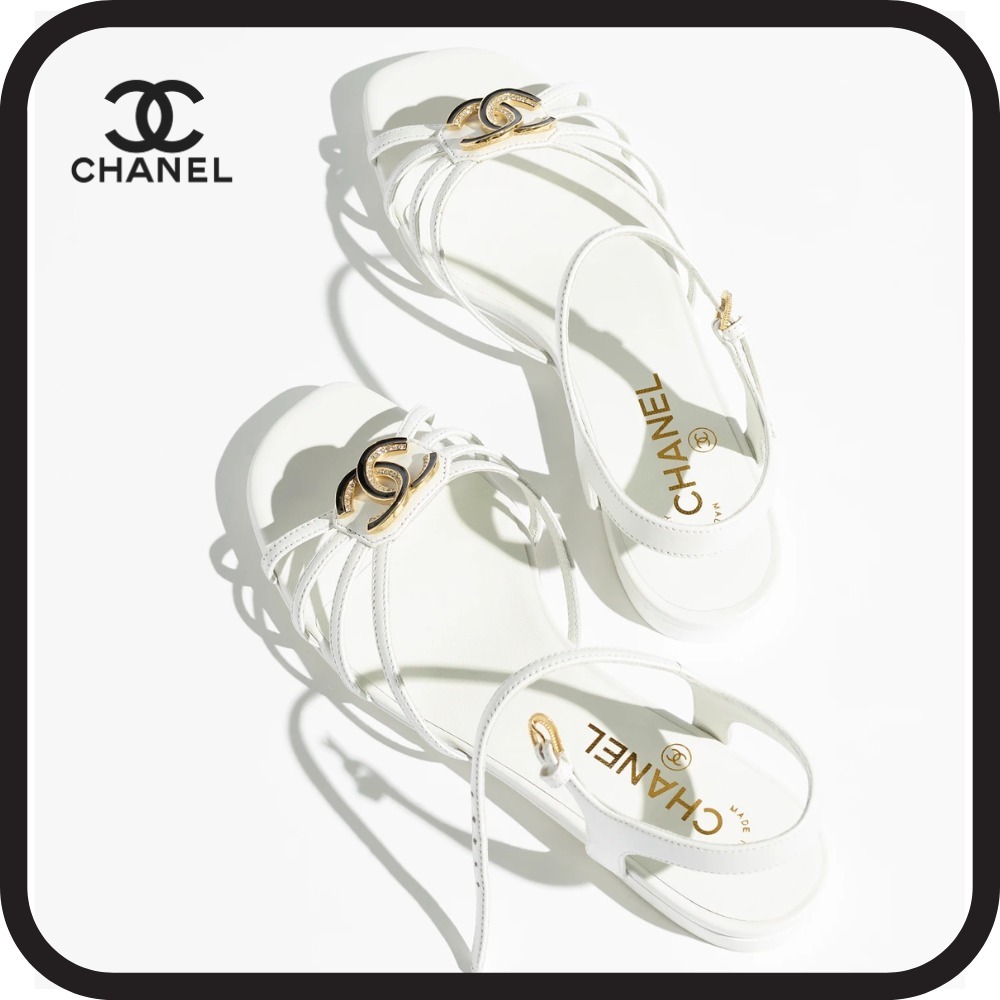 エレガントに魅せる夏足元 【CHANEL】 フラットサンダル