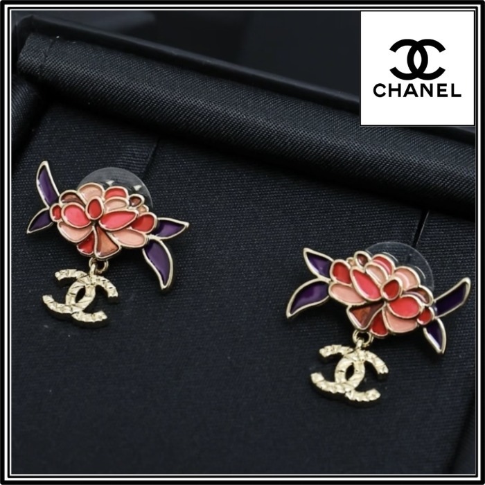【一目惚れするほどキュート♡】CHANEL × ピアス