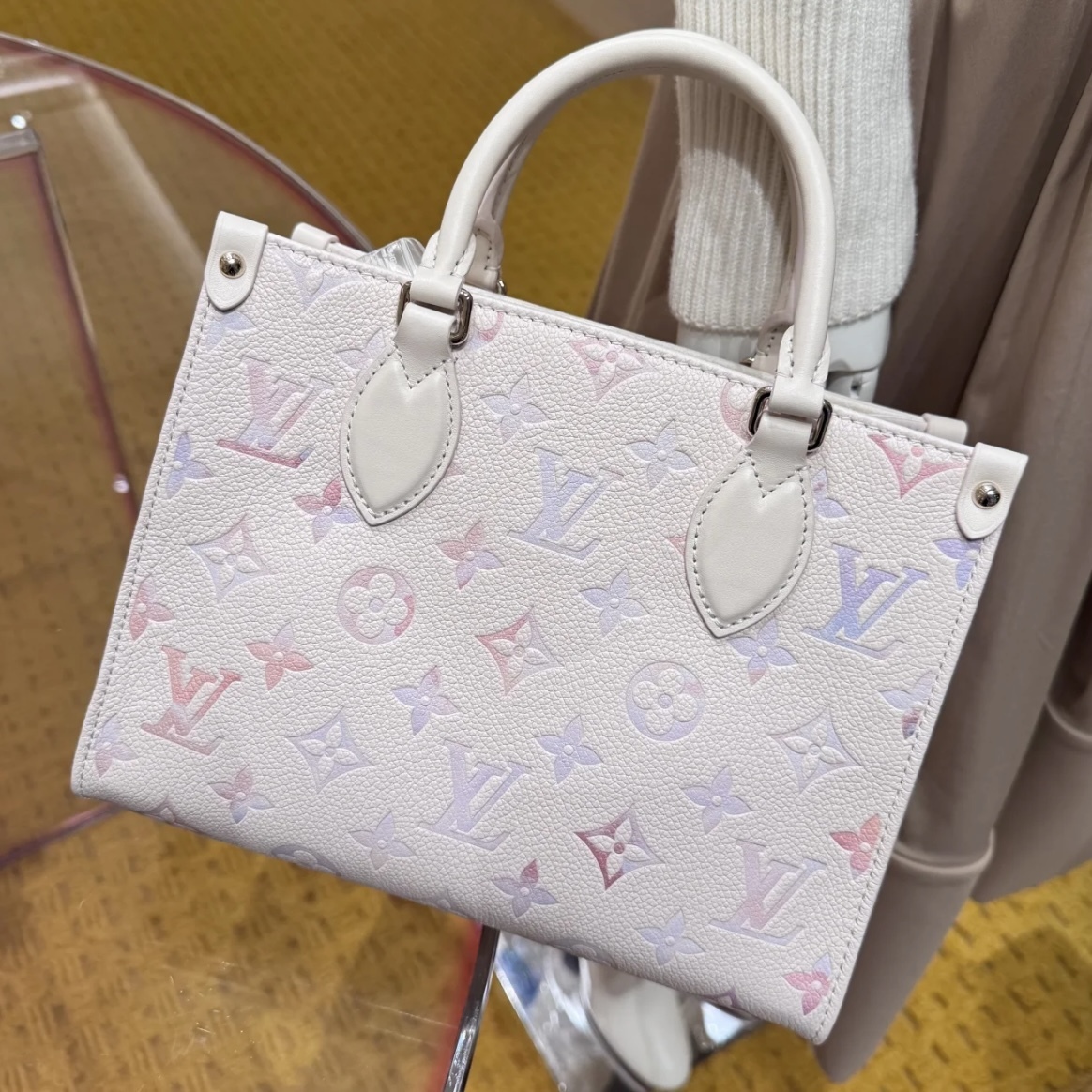 【ルイヴィトン】オンザゴー PM トートバッグ 2WAY