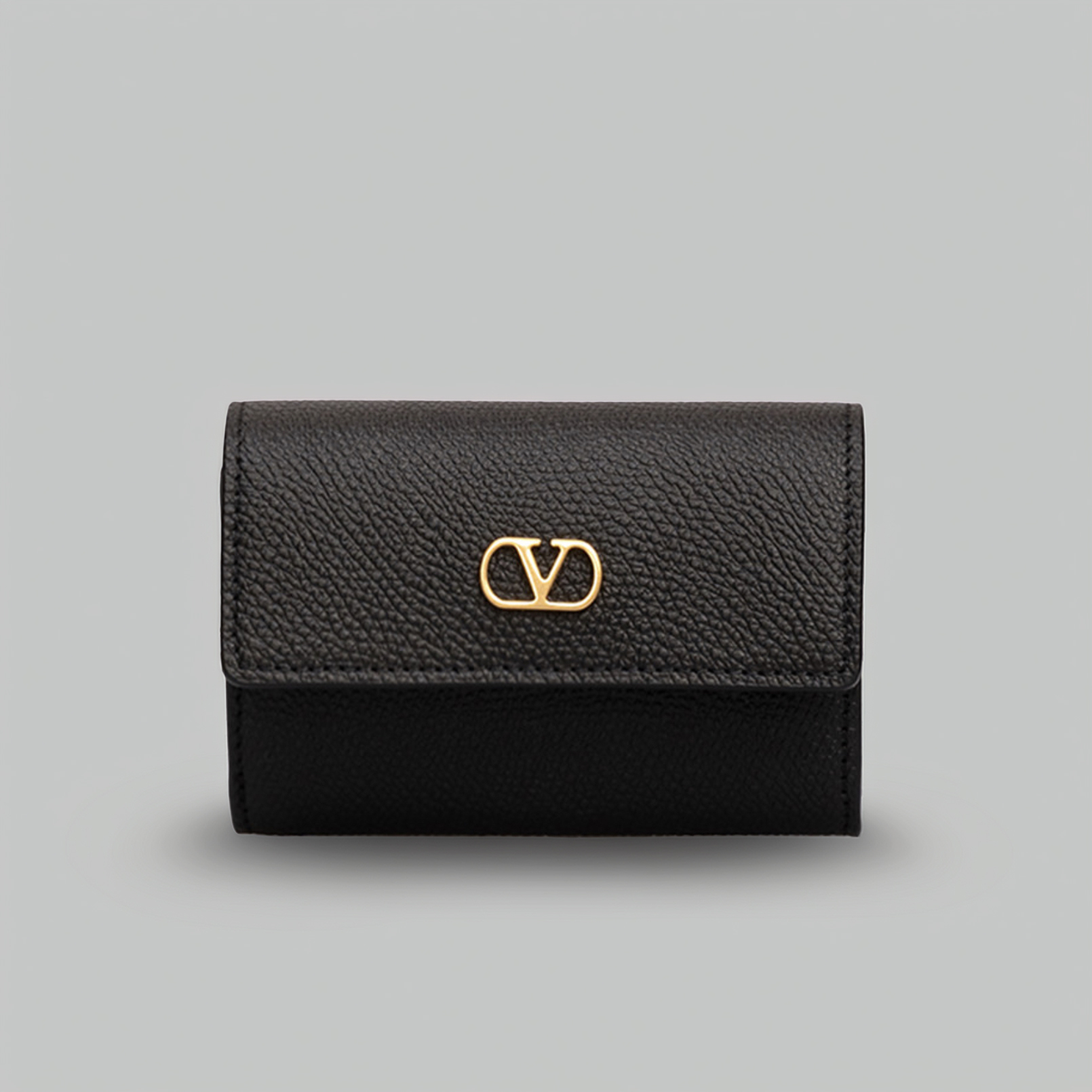 ◆送料・関税込み◆VALENTINO ロゴ入りブラックレザーウォレット