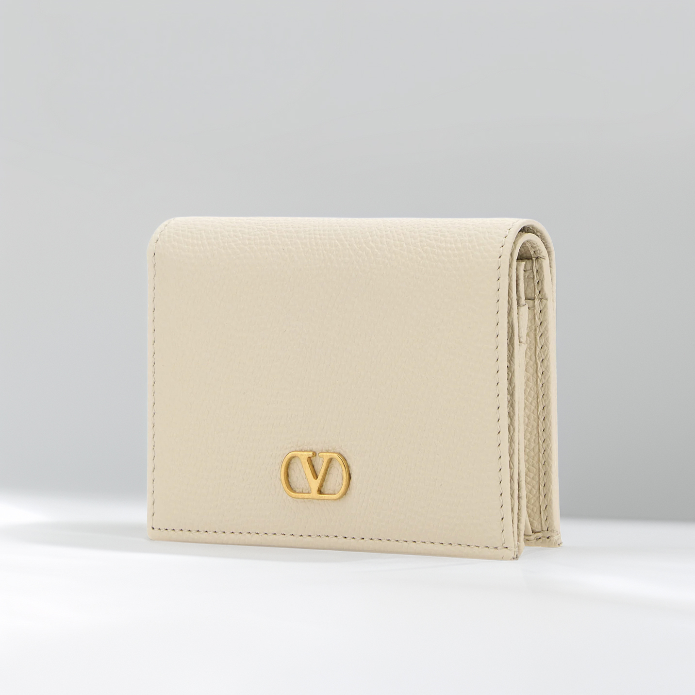 ◆送料・関税込み◆VALENTINO レザー Vロゴ ウォレット