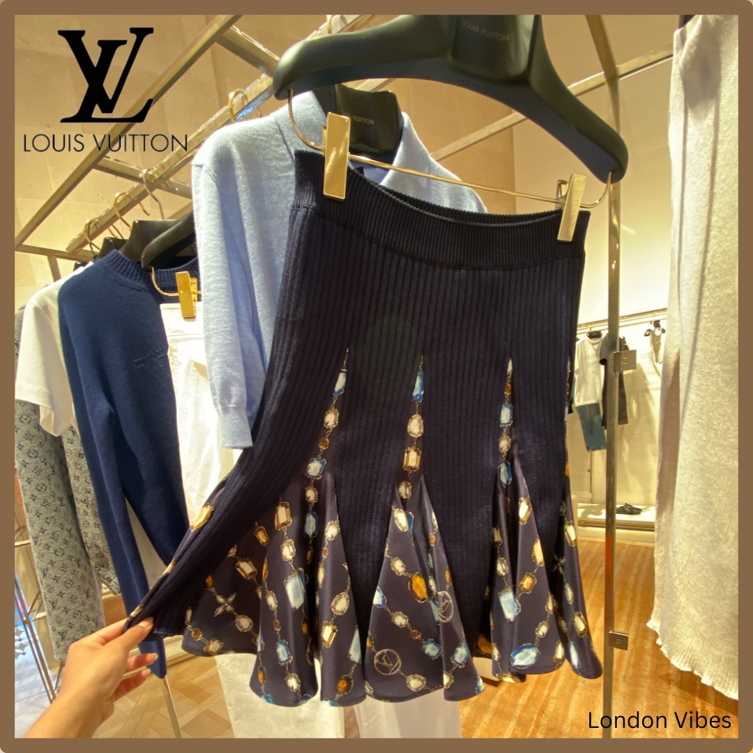 サテンのフレアがお洒落♪LouisVuitton ニットスカート ネイビー