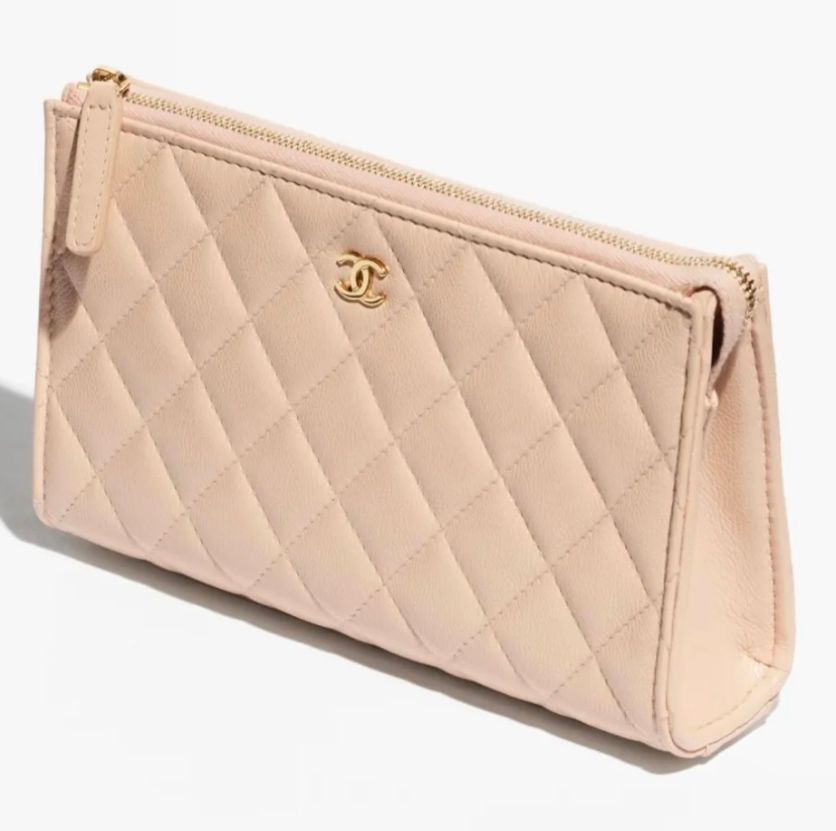 《洗練された艶めき》【CHANEL】スモールジップポーチ
