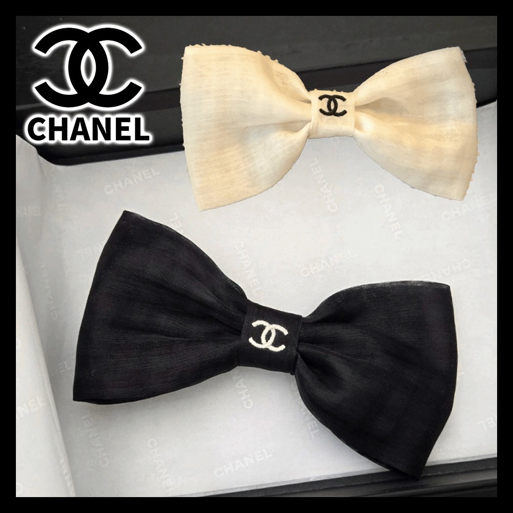 上質な素材と優雅な髪飾り【CHANEL】のバレッタ