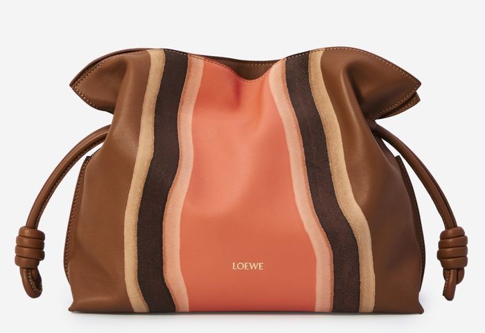 LOEWE フラメンコクラッチ（ナパカーフ）