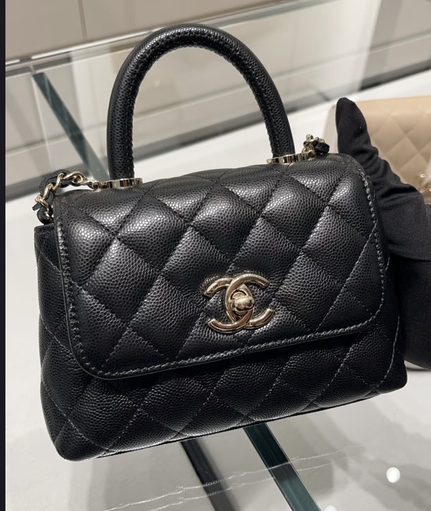 大変人気♪ミニ☆可愛い【CHANEL】ココハンドル 14.5cm AP4244