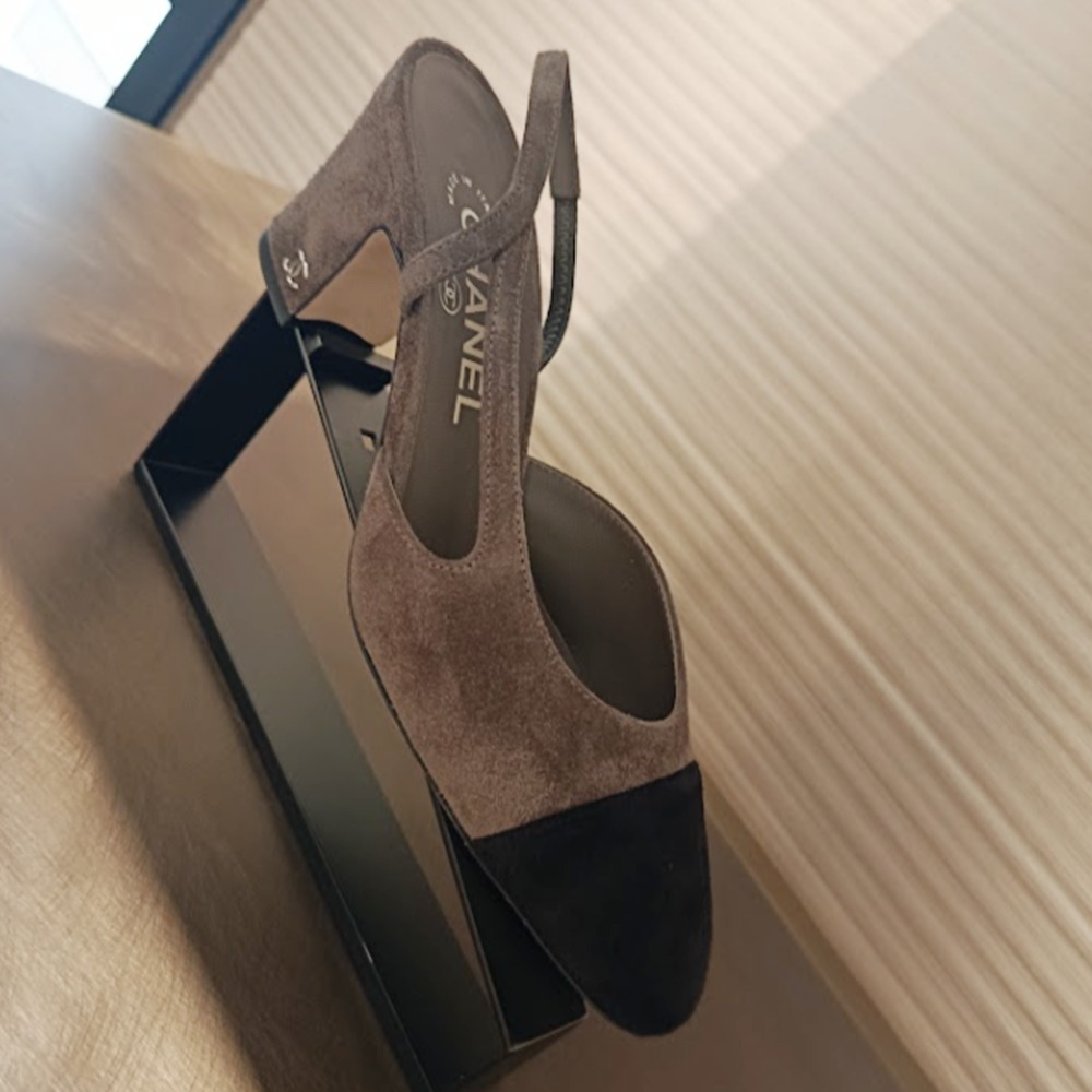 《タイムレスなデザイン》CHANEL パンプス 25a