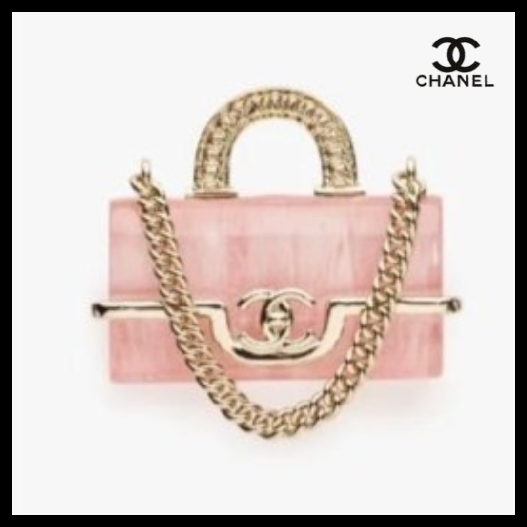 パッと目を惹く可愛さ♪【CHANEL】ブローチ ピンク バッグ型
