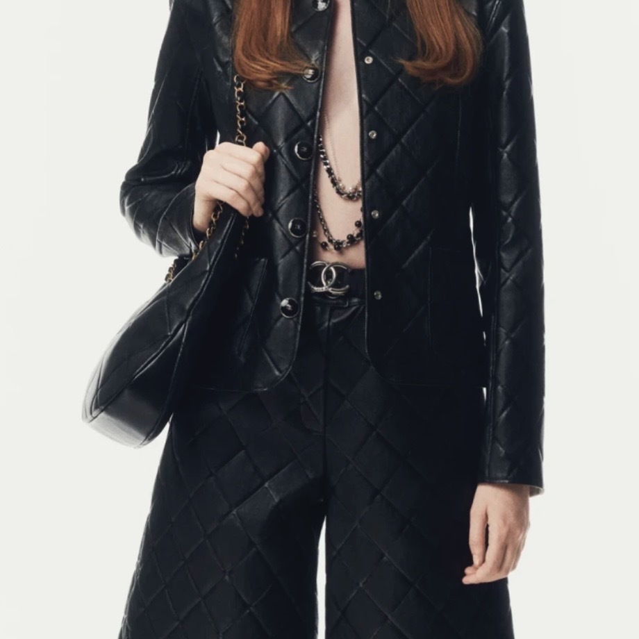 《コーデのアクセント》CHANEL 25P CCロゴ ベルト シルク