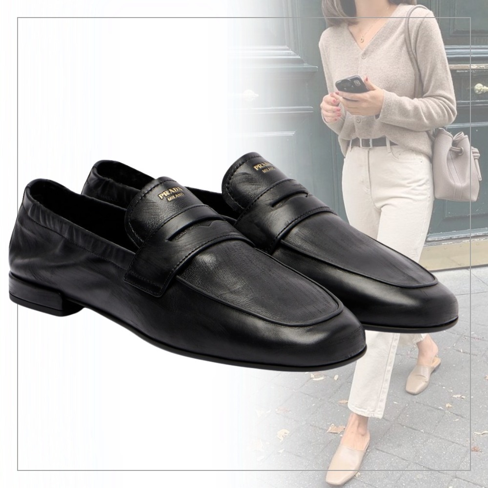 《上品でエレガント》【PRADA】レザーローファー