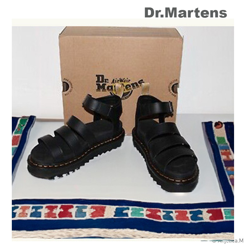 人気のデザイン★Dr. Martens Vegan グラディエーターサンダル