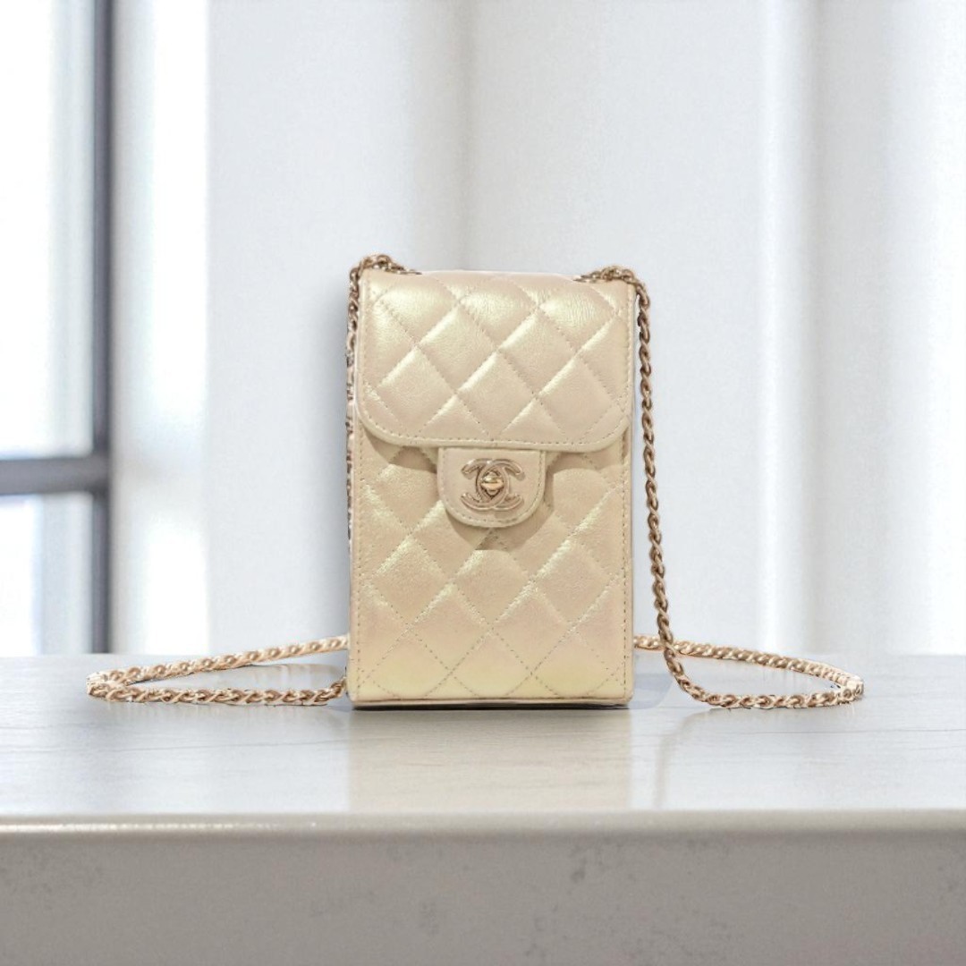 VINTAGE●CHANEL●チェーン付き スマホホルダー