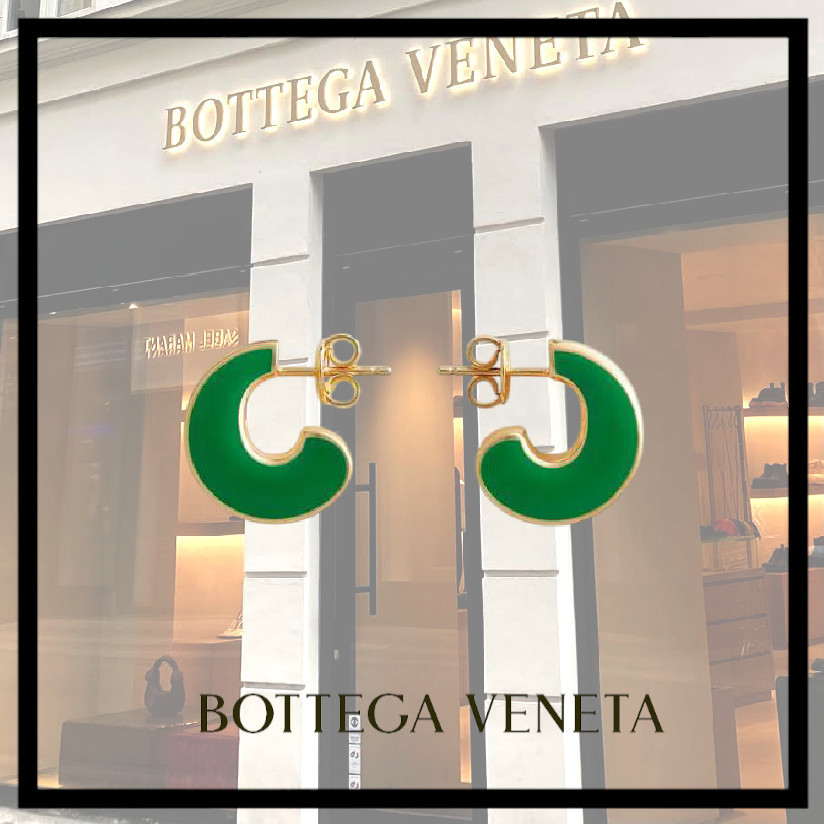 上品で洗練された BOTTEGA VENETA ◆ H ビーム スモール ピアス