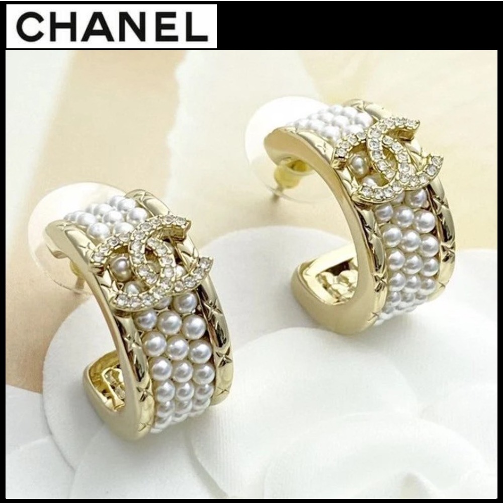 上品な輝きを【CHANEL】フープピアス パール ゴールド CCロゴ