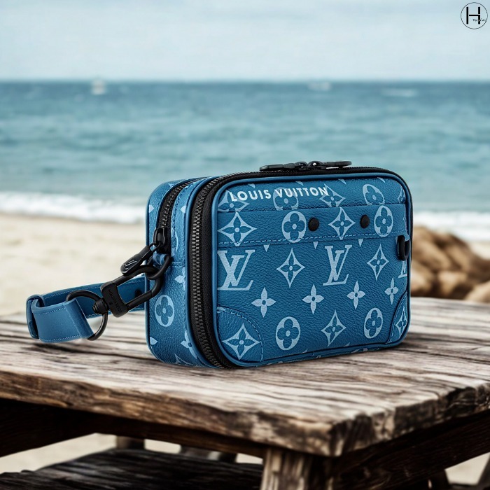 Louis Vuitton アルファ ウェアラブルウォレットバッグ_Monogram