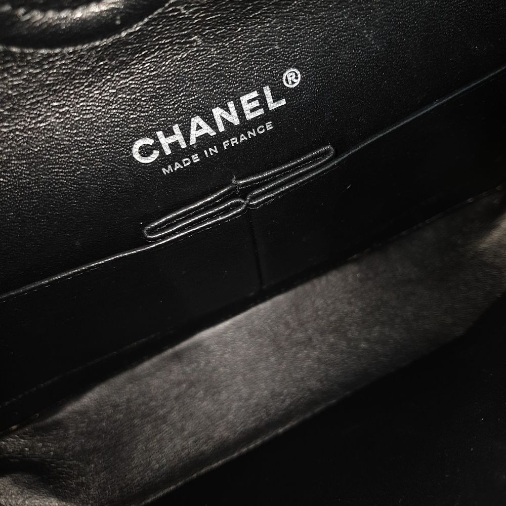 《CHANEL》ペイデント クラシック ミディアム ショルダー 中古