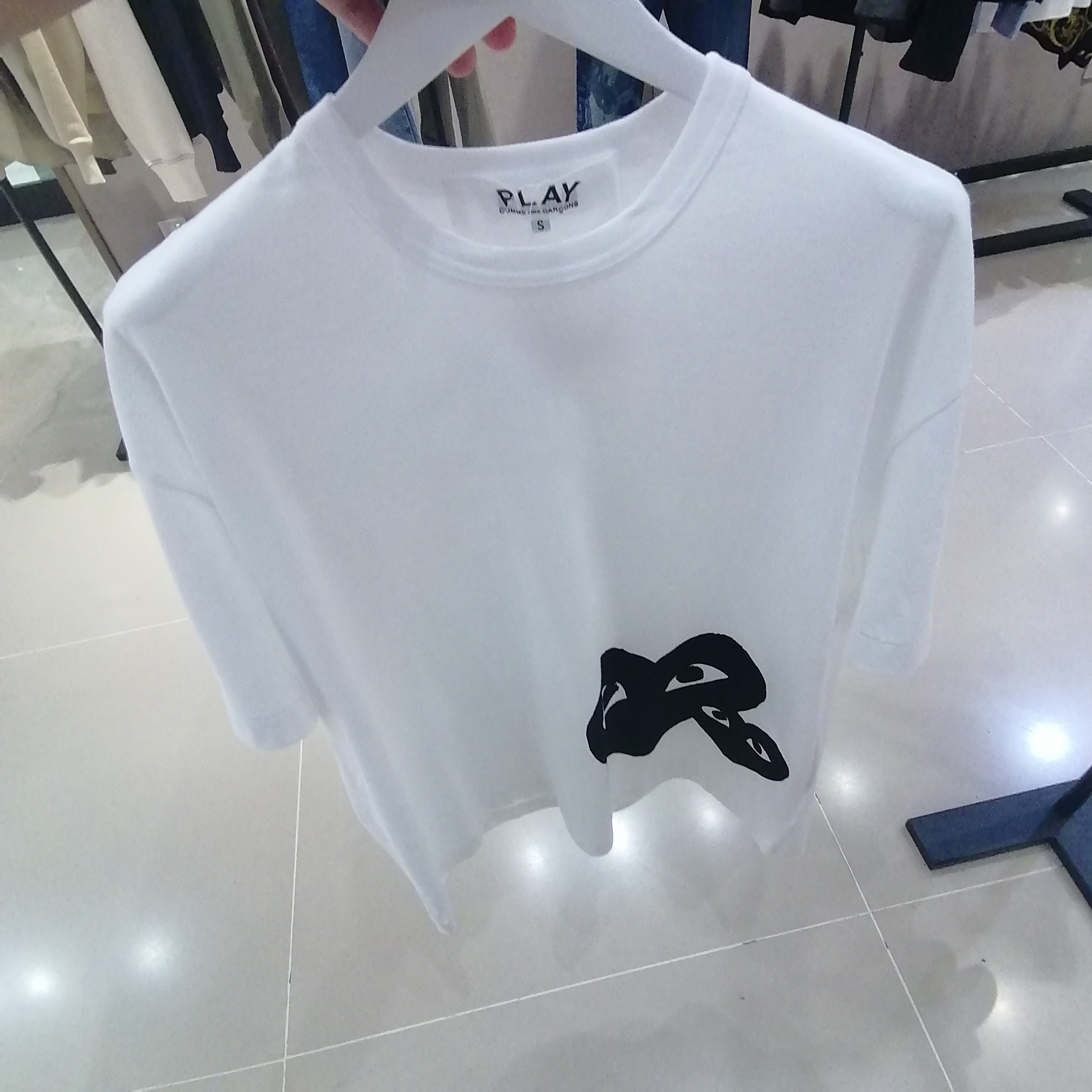 COMME des GARCONS☆ブラックハートロゴTシャツ