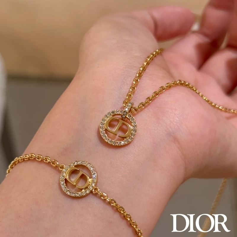 DIOR プレゼントにも♪ Petit CD ネックレス