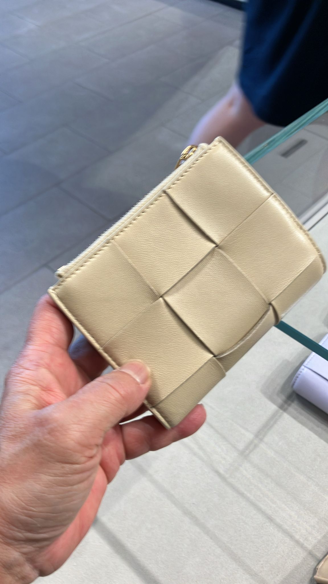 BOTTEGAVENETAイントレチャート二つ折り財布 706010