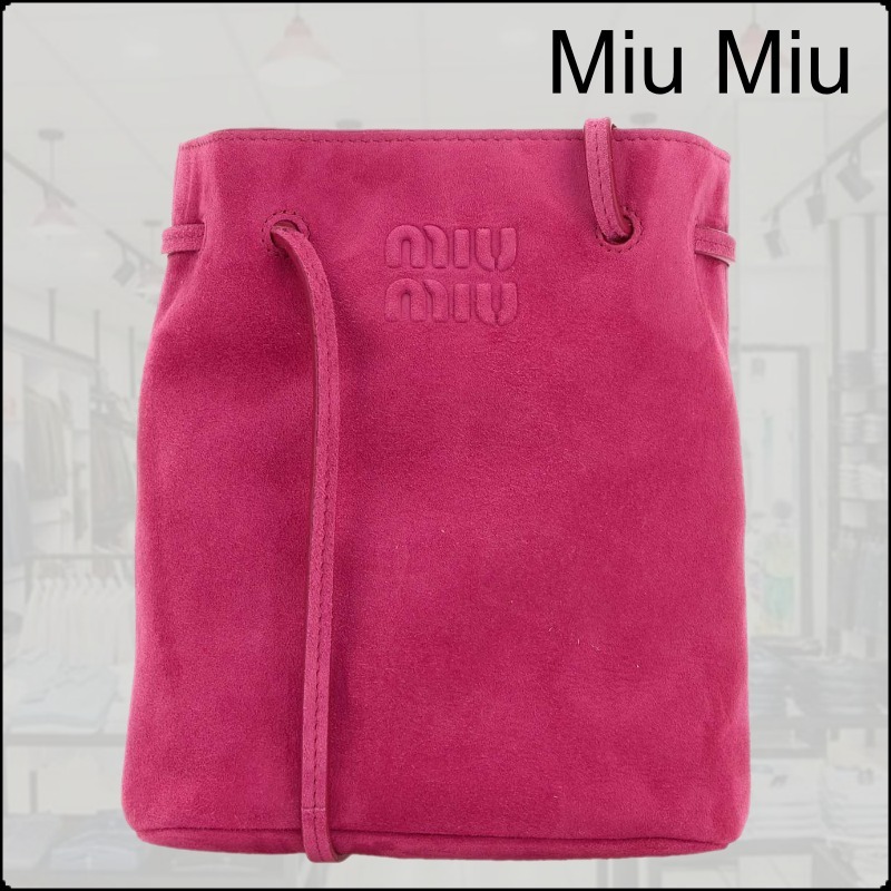 送料関税込★ MIUMIU ★ ロゴエンボスショルダーバッグ