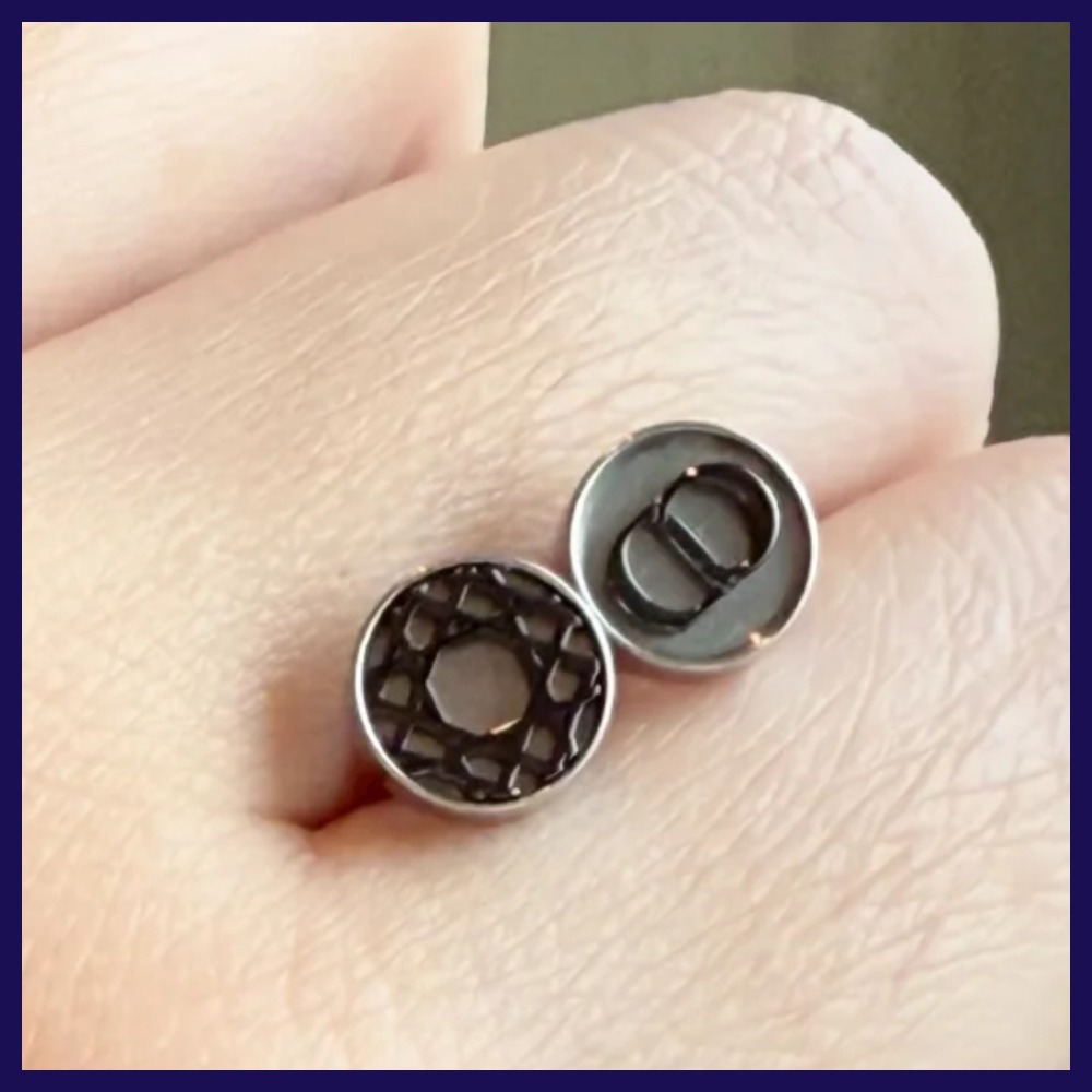【控えめなのに印象的★】Dior ピアス