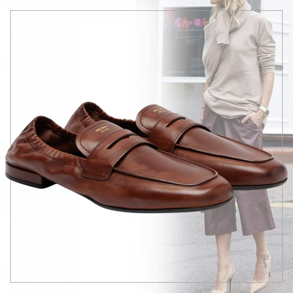 《大人かわいい》【PRADA】レザーペニーローファー