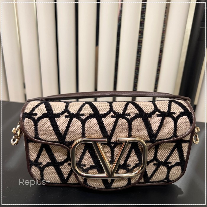 【Valentino】Vロゴ シグネチャー ロコ スモール ハンドバッグ