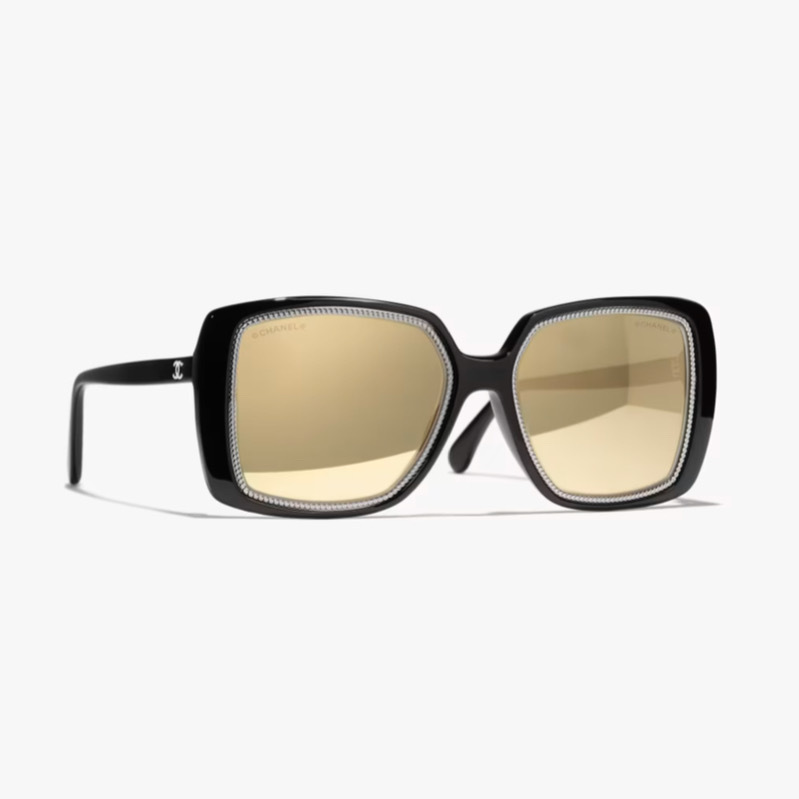 《夏必需品》CHANEL 25S スクエア シェイプ サングラス ゴールド