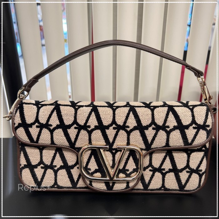 【Valentino】ガラヴァーニ Vロゴ シグネチャー ハンドバッグ