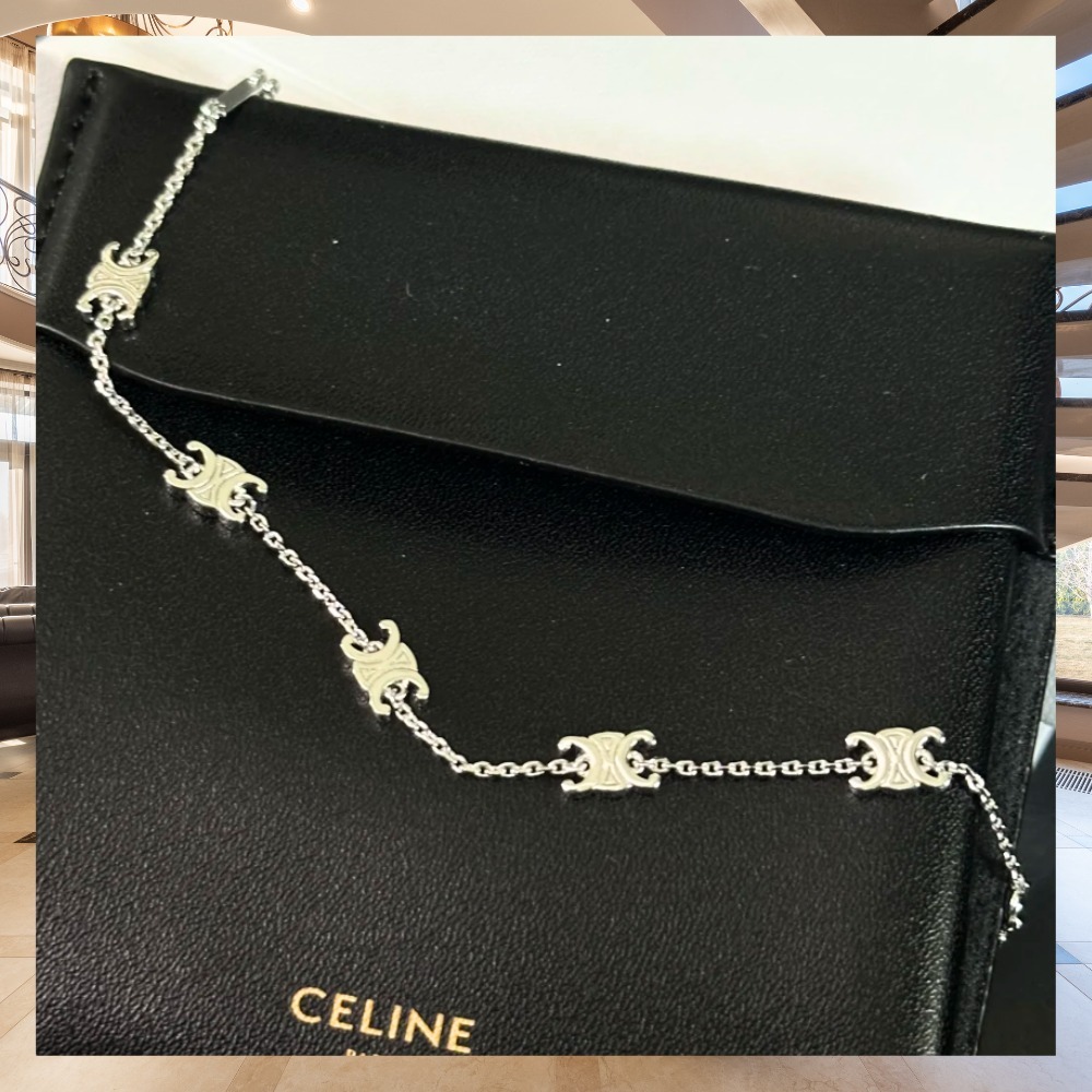 《洗練された個性》【CELINE】ミニ トリオンフ ブレスレット