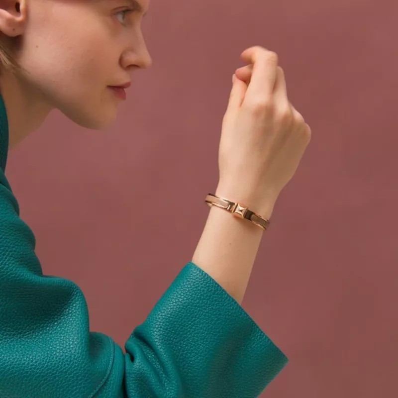 《ピンクゴールドが煌めく》HERMES ミニクリックメドール ファン