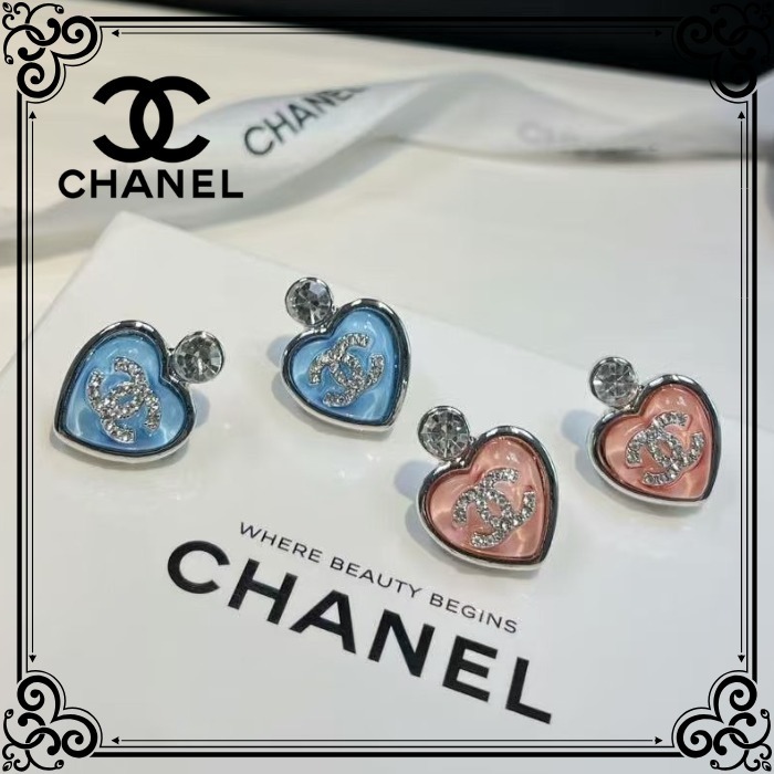 儚くきらめく【CHANEL】淡色ハート型スタッドピアス 25SS